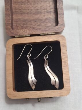 Architectural Wave Silhouette: Vtg Kit Heath Sterling Silver Drops 🌊